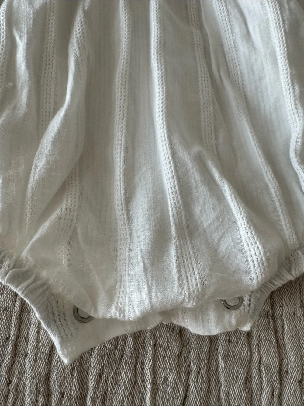 SHEIN White Puff Sleeve Bubble Romper Blouse
